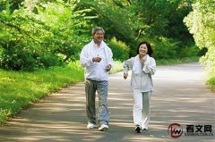 多散步真的对血管好吗？医生提醒：年过50，坚持三件事或比运动好