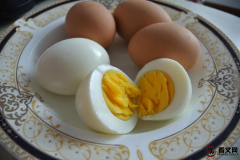 经常吃水煮蛋，是“养肝”还是“伤肝”？医生提醒：吃鸡蛋要牢记3点