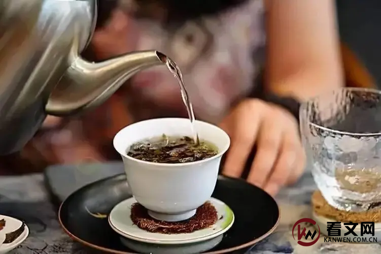 长期喝水与长期喝茶