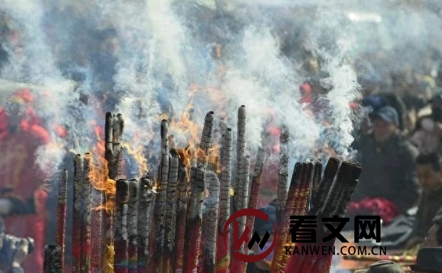 担忧“断绝香火”的阴影：出生人数不满800万背后的隐患