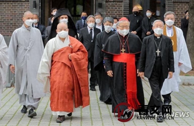 韩国宗教崇拜：神秘与现实的交错
